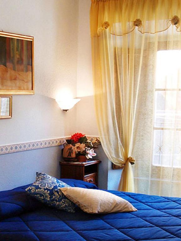 B&B Locanda Il Tufo Rosa Pitigliano Habitación foto